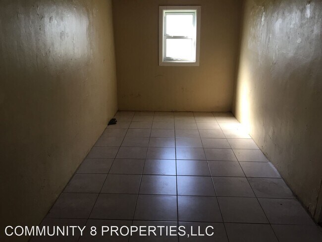 Building Photo - 3 br, 1 bath House - 2301 NW 12 CT