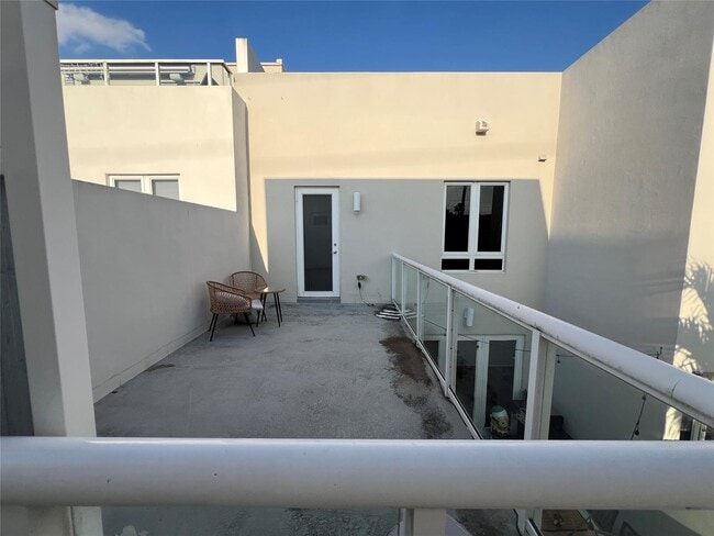 Foto del edificio - 6416 NW 105th Pl