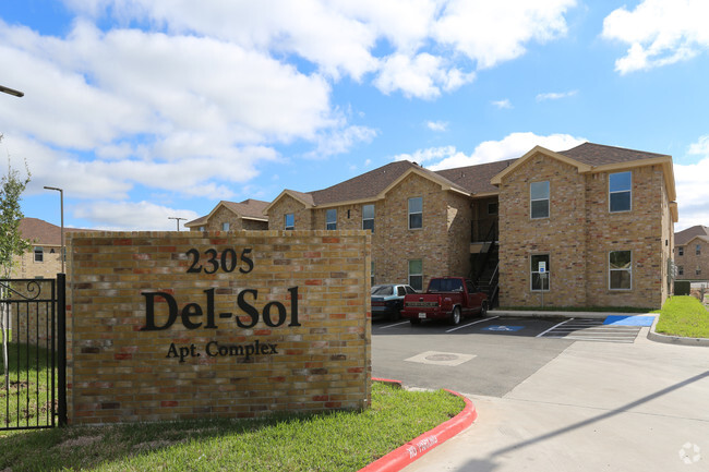 Del Sol On Royal Lane Apartments