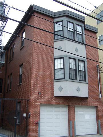 Building Photo - 315 11th St
