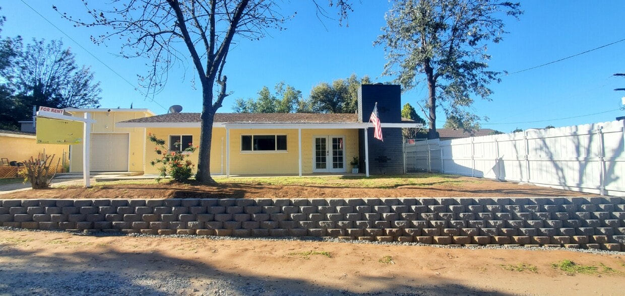 Primary Photo - 1241 Marshall Rd