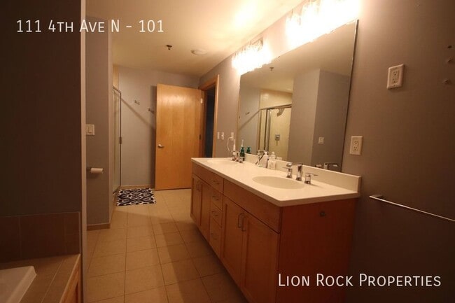 Building Photo - Trendy 1-Bedroom Loft in Rock Island Lofts...