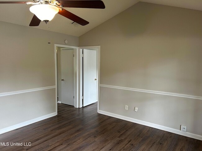 Building Photo - 6225 Sandhurst Rd