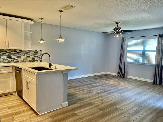 Foto del edificio - 9251 NW 55th St