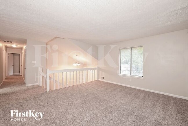 Foto del edificio - 3393 Hollow Tree Dr