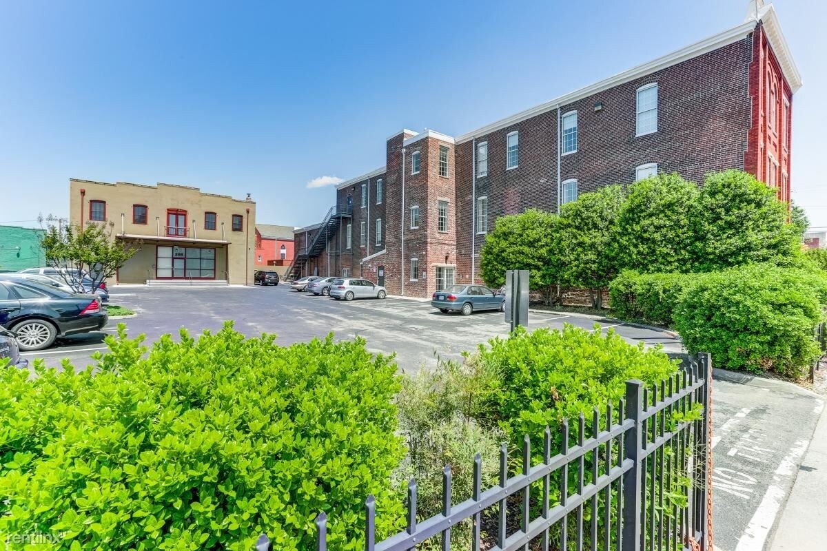 Primary Photo - 1 br, 1 bath Apartment - 212 E Leigh St #31