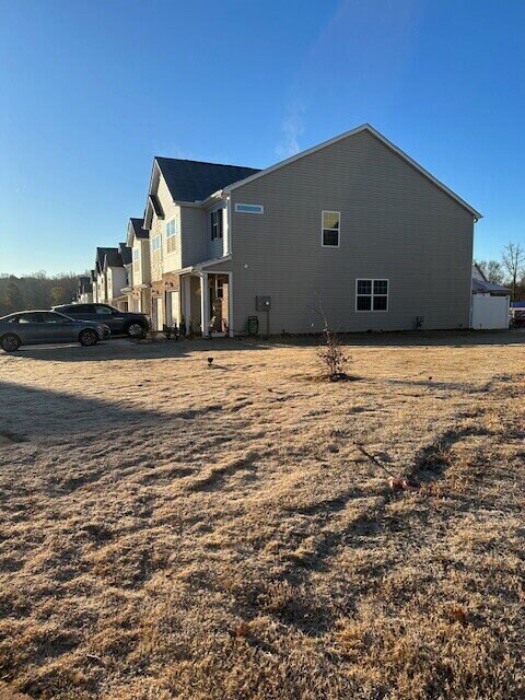 Foto del edificio - Beautiful 3 bedroom townhome with backyard space in Pendleton