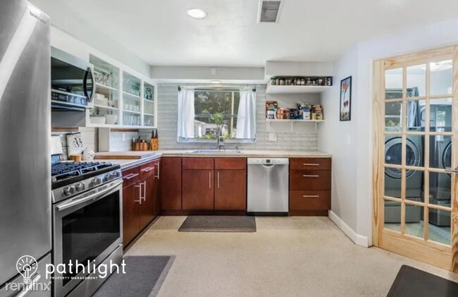 Foto del edificio - 3 br, 2 bath House - 6701 N 13Th Street UNIT