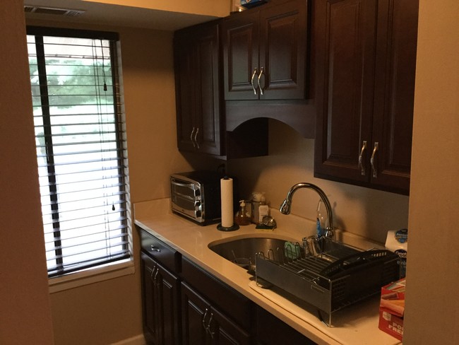 Kitchen - 34 Navajo Ct