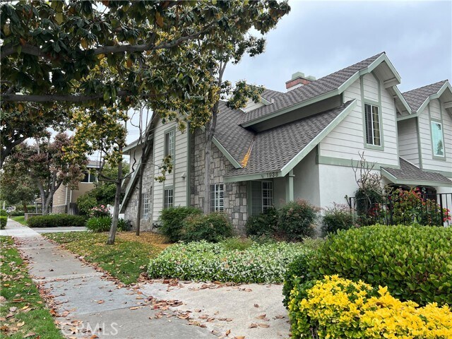 Building Photo - 1938 W Culver Ave