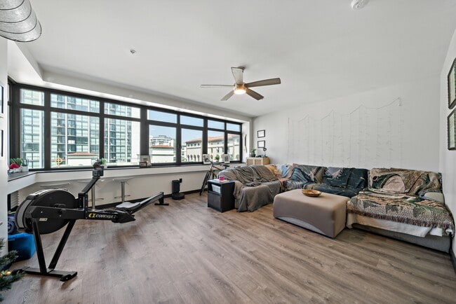 Foto del edificio - 1551 Fourth Ave