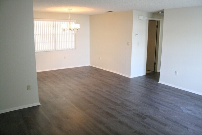 Foto del edificio - Beautiful large 2 bedroom 2 bath in New Port Richey