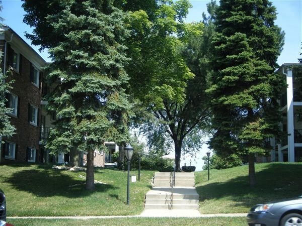 Foto del edificio - 1 br, 1 bath Condo - 806 W Michigan Ave 110