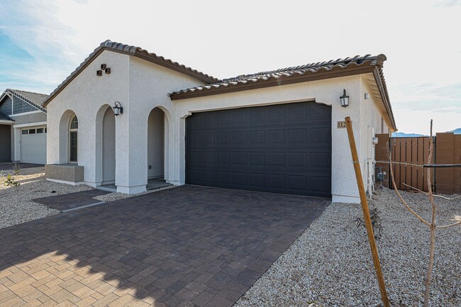 Foto del edificio - NEW HOME IN TOLLESON! 4 BEDROOM 3 BATHROOMS!