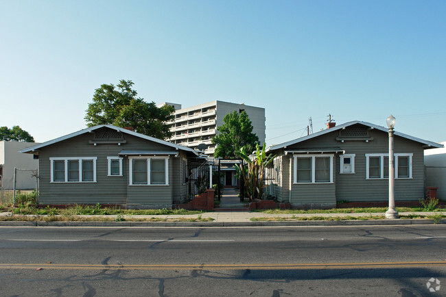 Foto del edificio - Bungalow Court