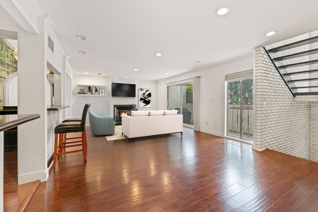 Foto del edificio - 5323 Coldwater Canyon Ave