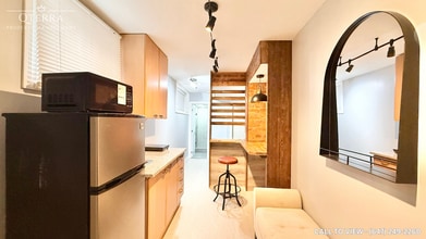 Building Photo - 51 Purdon Dr