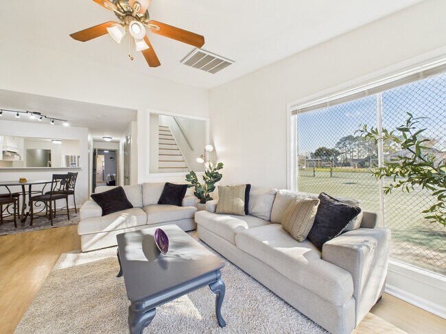 Foto del edificio - 7836 Bateman Ln