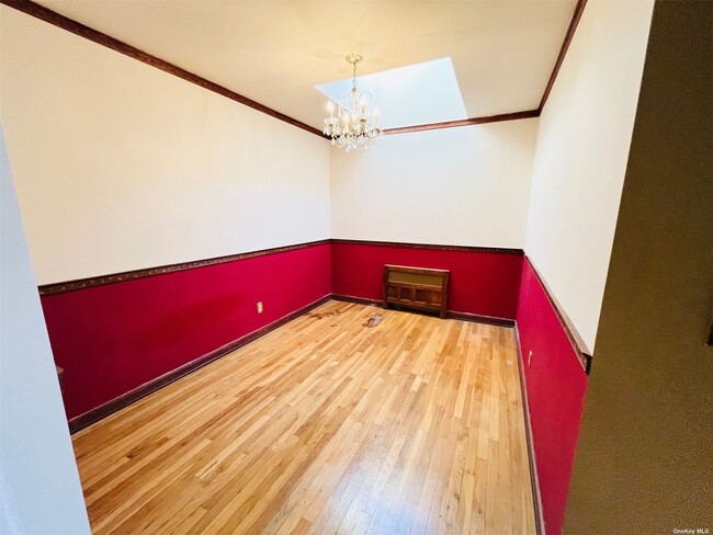 Building Photo - 143 Pollok Pl