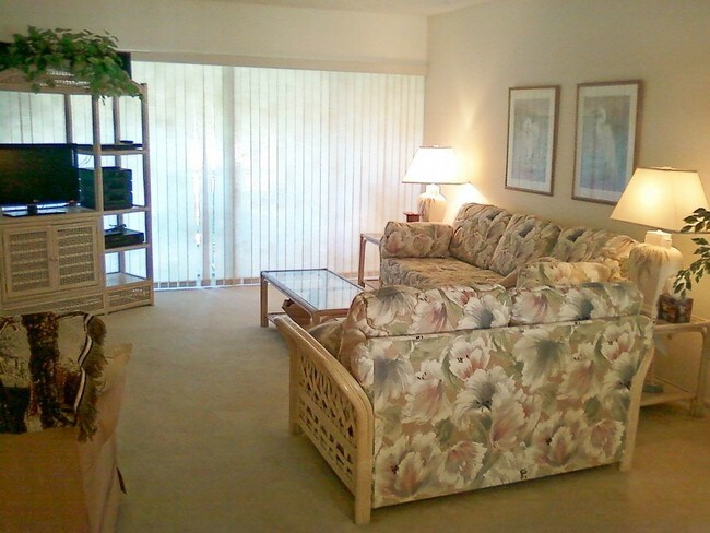 Foto del edificio - 5211 Wedgewood Ln
