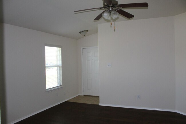 Building Photo - 3 BEDROOMS, COMMUNITY POOL, BELTON ISD