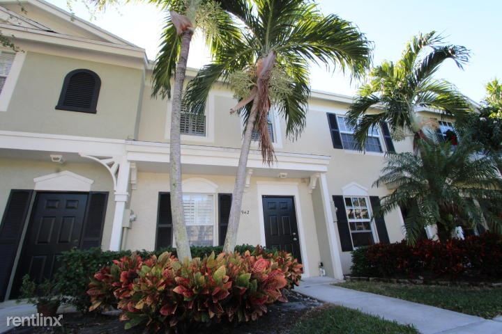 Foto principal - 2 br, 2.5 bath Townhome - 942 Kokomo Key Ln