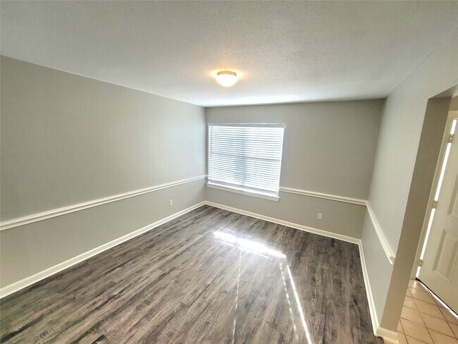 Building Photo - 5920 Arncliffe Dr