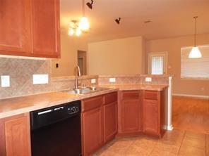 Foto del edificio - 21139 Kirkland Woods Dr