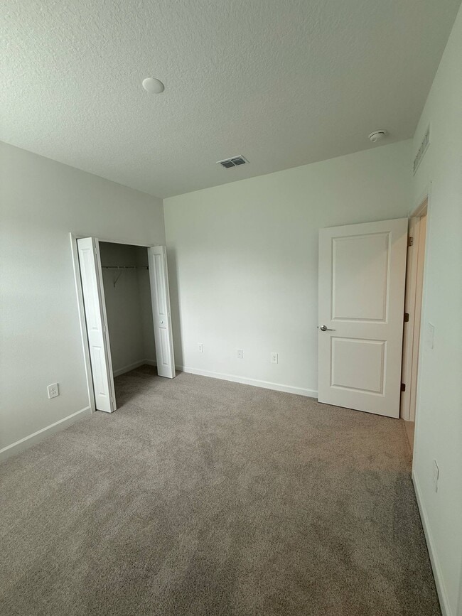 Building Photo - 5175 Bridgehaven Rd