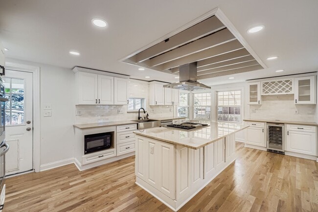 Building Photo - 30 S Hoyt St