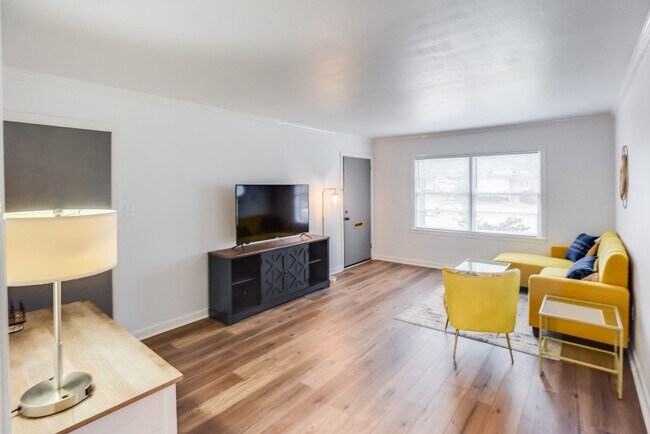Foto del edificio - Charming Furnished 2BR/1BA in Midtown Sava...