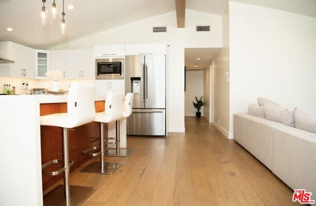 Foto del edificio - 6329 Jumilla Ave