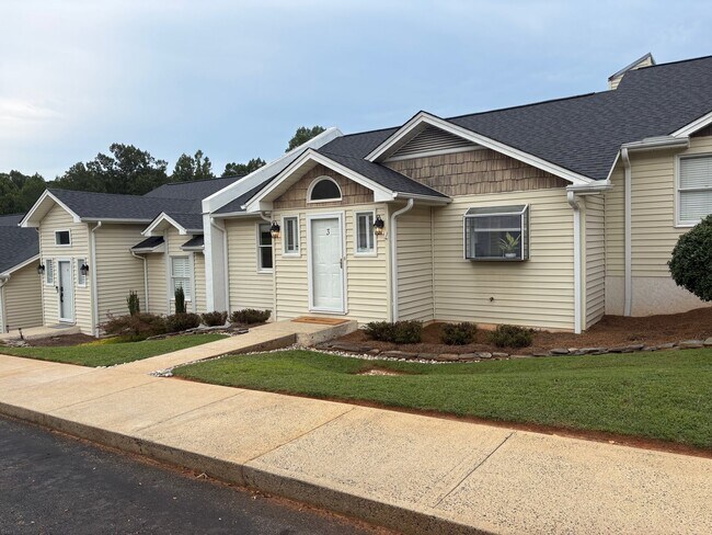 Building Photo - 120 Greenbriar St