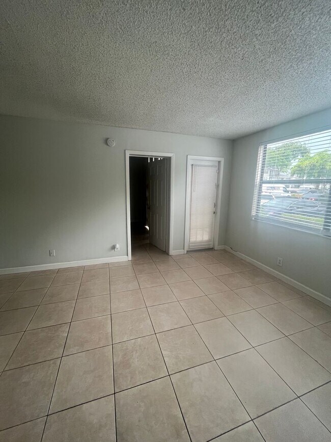 Building Photo - ONE BEDROOM ONE BATHROOM! WATERFRONT COMMU...