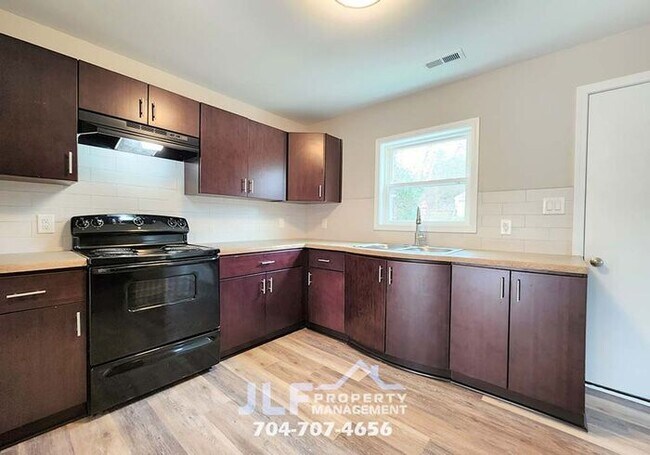 Building Photo - 2 Bed/2 Bath Renovated Home in Gastonia.