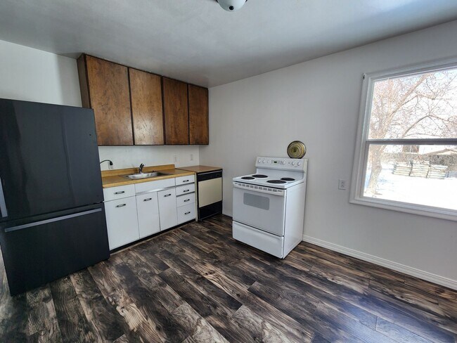 Foto del edificio - Darling remodeled 2 bdrm house w/ fenced y...