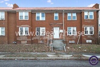 Building Photo - 416 Maumee Ave