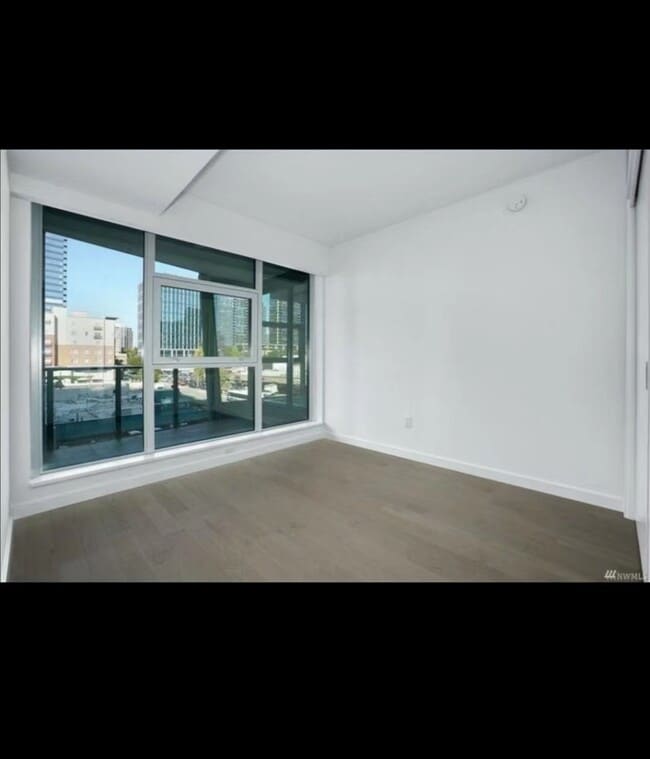 Building Photo - 188 Bellevue Way NE