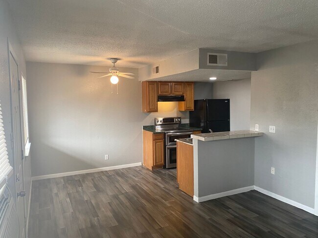 Foto del edificio - 503 E Courtland Pl