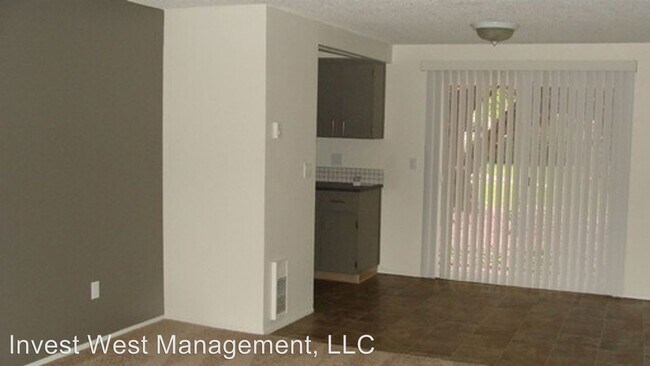 Foto del edificio - 121 NE Hearthwood Blvd