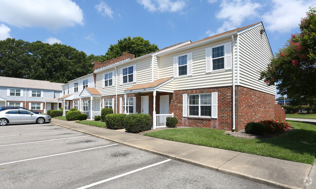 Building Photo - College Square Townhomes Apartments