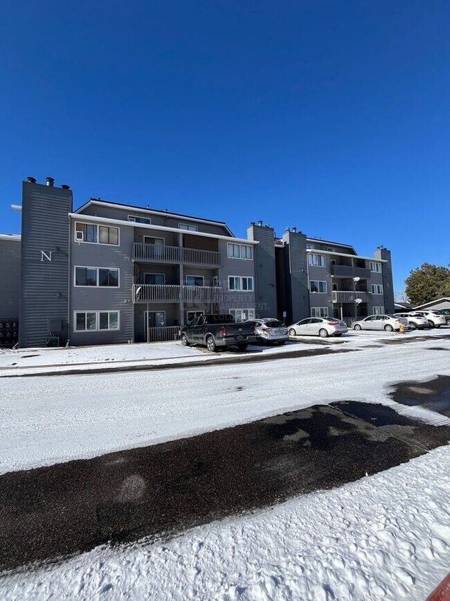 Foto del edificio - 8100 W Quincy-N13