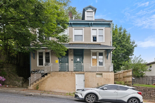 Building Photo - 29 S 7th St