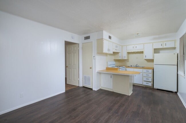 Building Photo - Parker Place Apartments