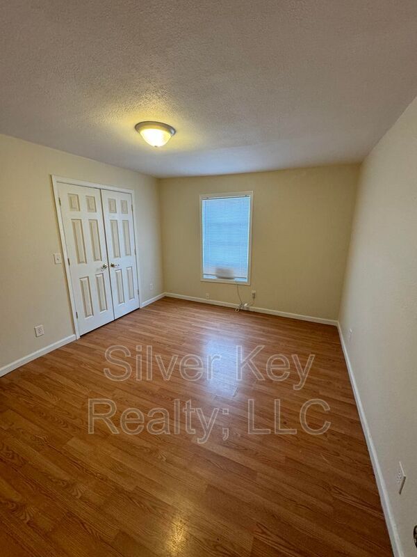 706 Washington Ave, Etowah, TN 37331 Condo for Rent in Etowah, TN