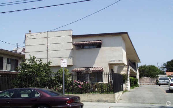 Foto principal - 15133 Erwin St
