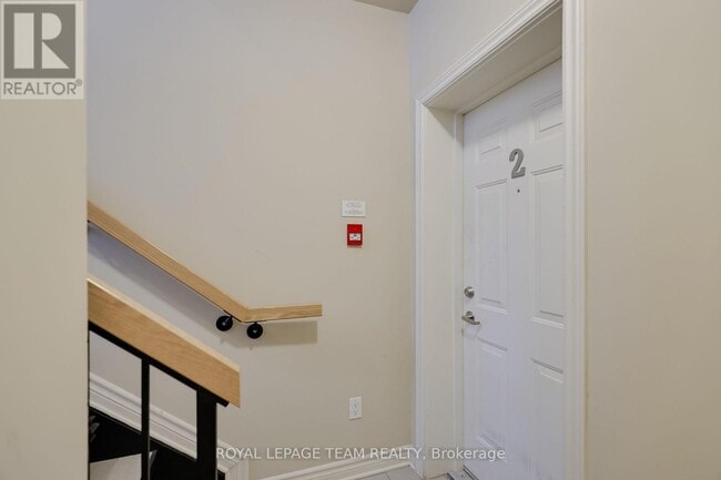 Building Photo - 369 Paseo Private