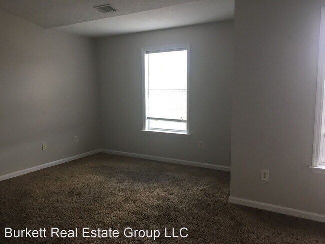 Building Photo - 3 br, 2.5 bath House - 2206 River Park