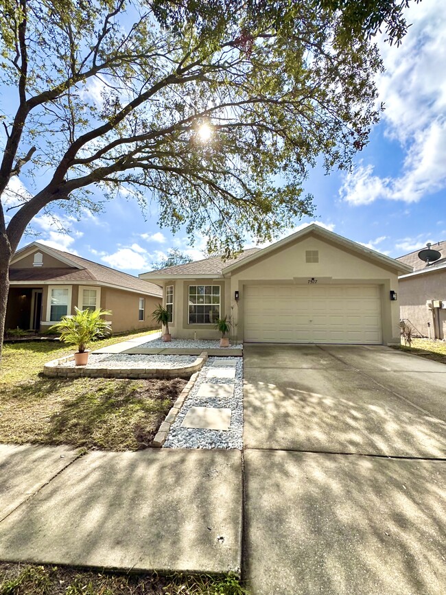 Building Photo - 7527 Oxford Garden Cir