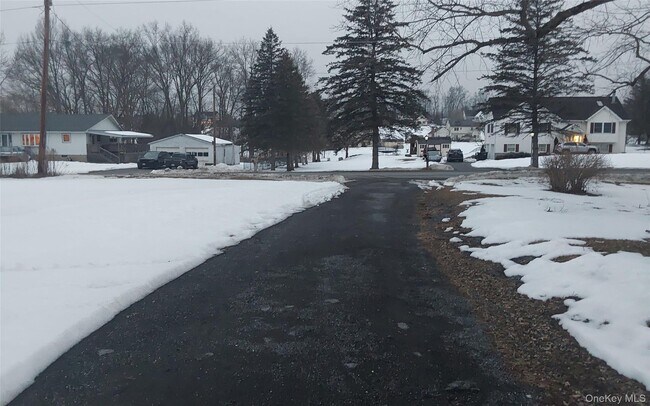 Foto del edificio - 202 Ridgebury Rd